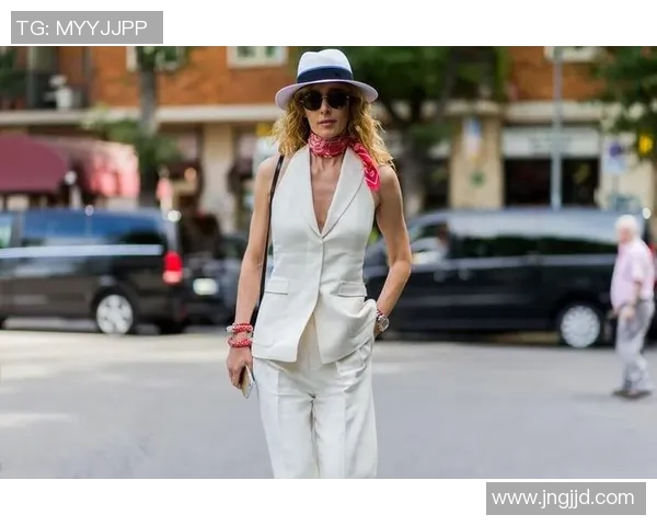 足球明星拎包时尚搭配大赏各类包包风格尽显个性魅力