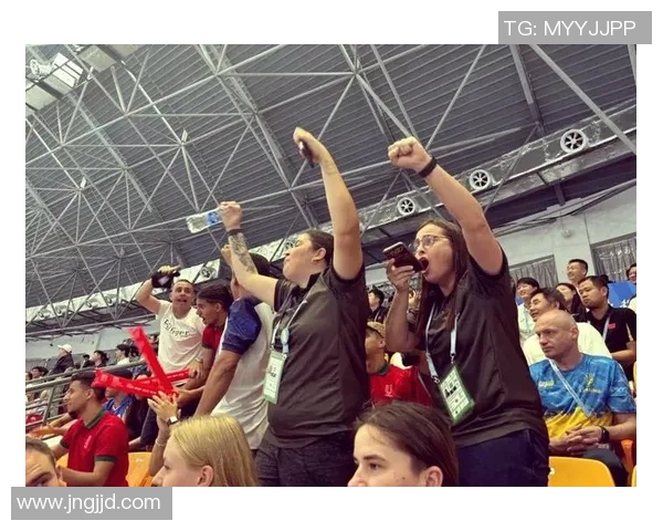 足球明星聚餐盛况揭秘各路球星共享美食时刻的精彩瞬间