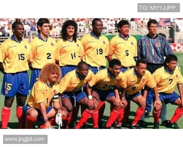 足球场上的悲剧被明星踢死的球员背后的故事与反思